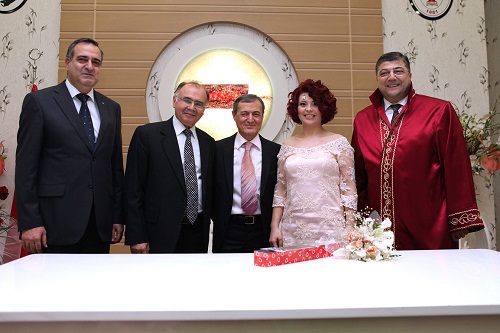 SINDIR'DAN SEVGİLİLER GÜNÜ NİKAHI