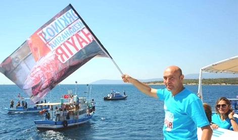 SEFERİHİSAR'DA ORKİNOS ÇİFTLİĞİ PROTESTO EDİLDİ