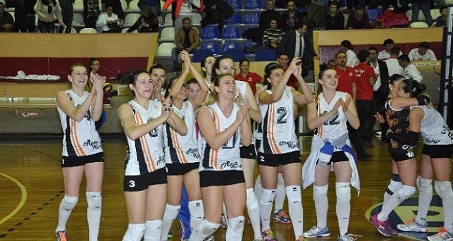 ROTA KOLEJİ BALIKESİR'DE LİDERİ YENDİ...