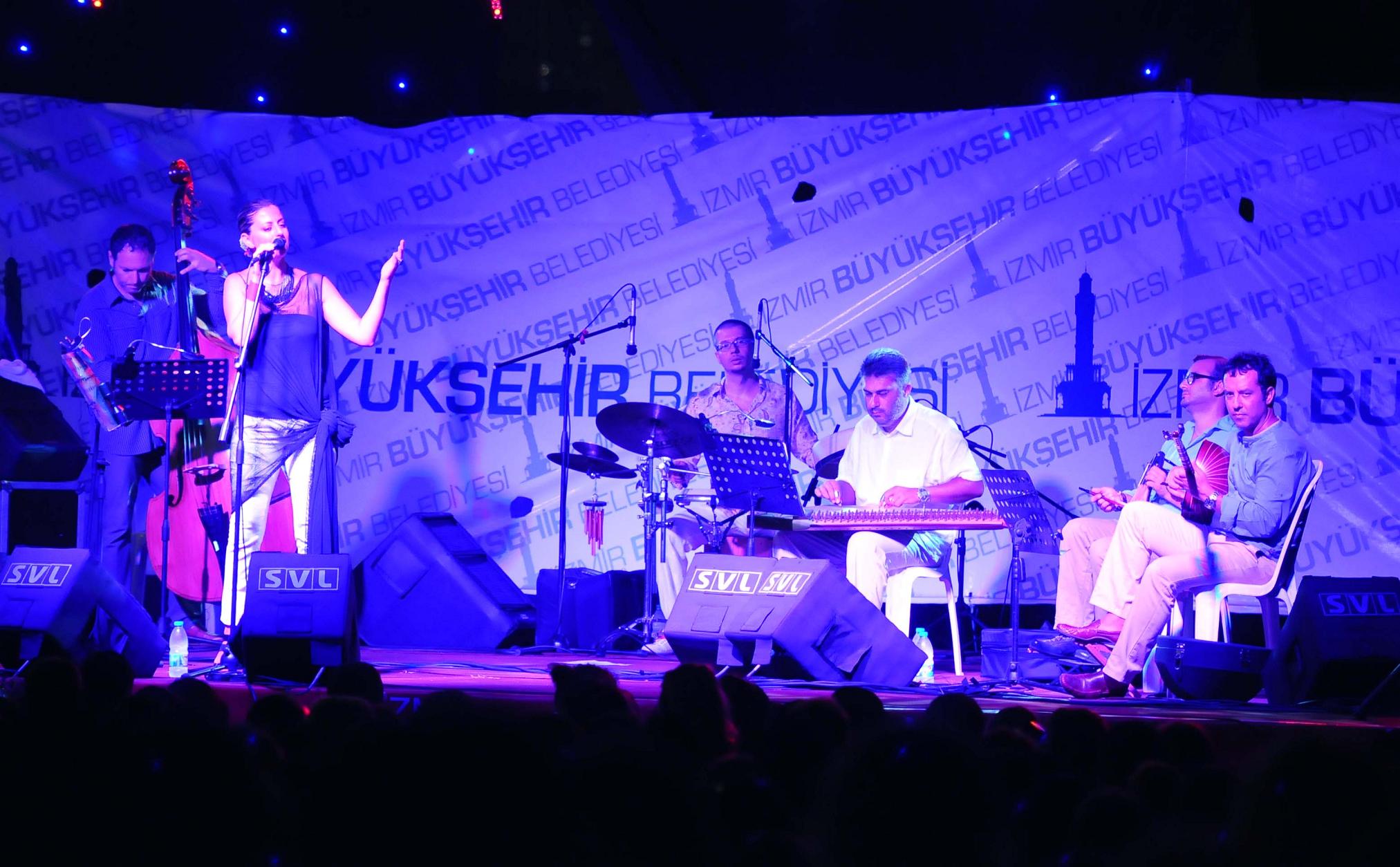 İNCESAZ'DAN BÜYÜLEYİCİ KONSER
