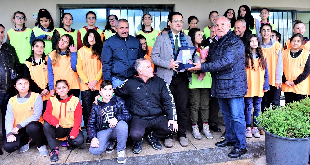 Bornova’nın ilk kadın futbol takımı kuruldu