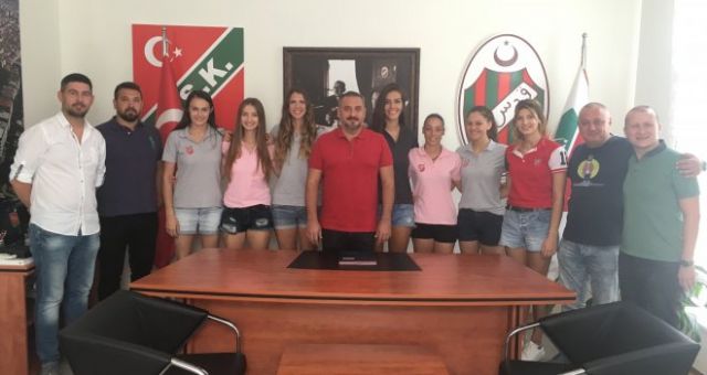 Karşıyaka filede 7 imza attırdı