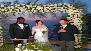 At Zigi Kuşadası’nda dünya evine girdi
