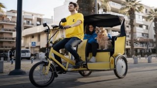 İzmir'e bisikletli taksi geliyor..