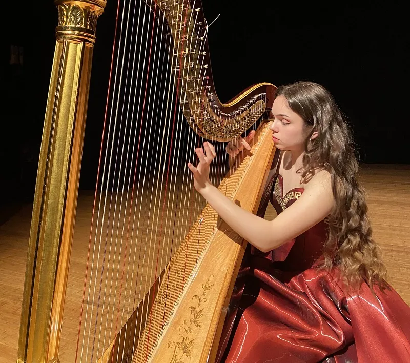 Genç arp sanatçısı Zeynep Duru Güleç Milano'da alkışlandı...