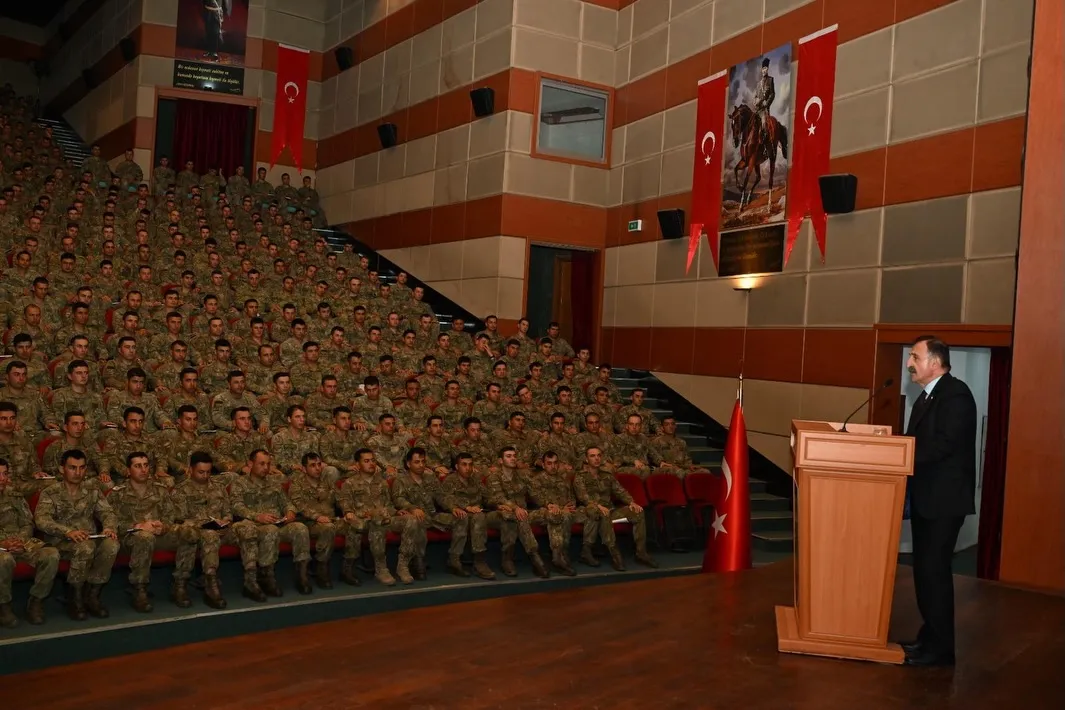 Atilla Güler, Tuzla Piyade Okulu’nda söyleşi yaptı