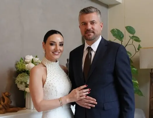 Buca Belediye Başkanı Sevcan Orhan ile nişanlandı...