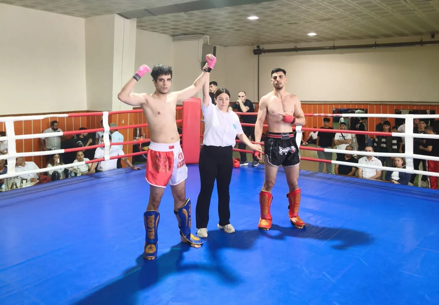 Bostanlısporlu Sarp 1 haftada 2 şampiyonluk aldı