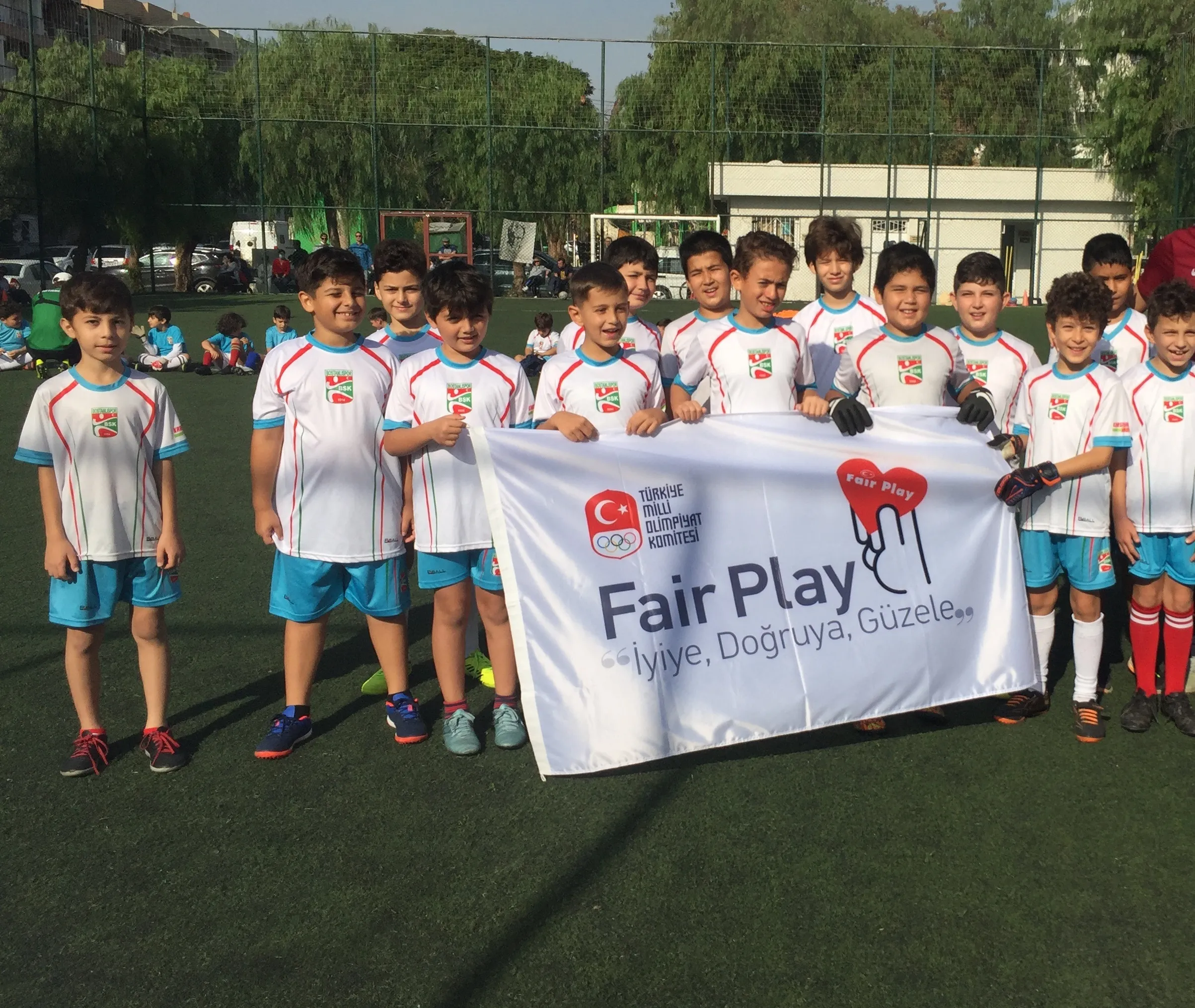 Bostanlıspor’da fair play’e aykırı davranan 7 sporcu ihraç edildi