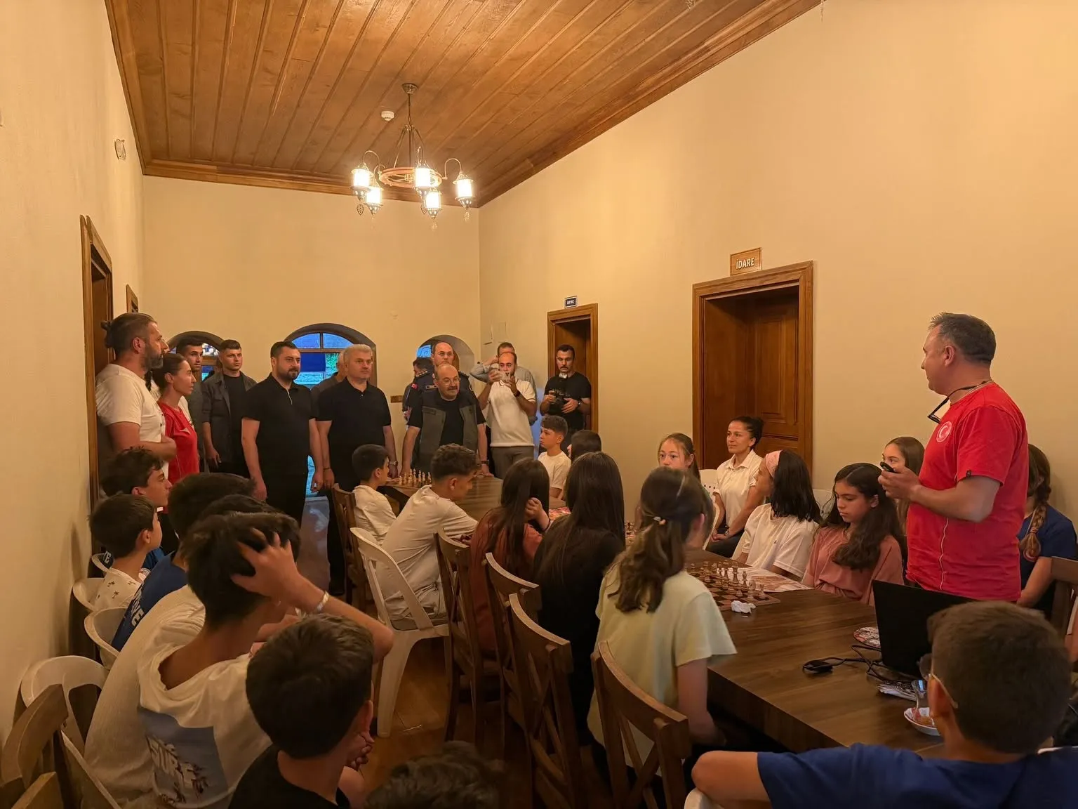 Vali Ustaoğlu, U14 Oryantiring Gelişim Kampı’na ziyaret etti