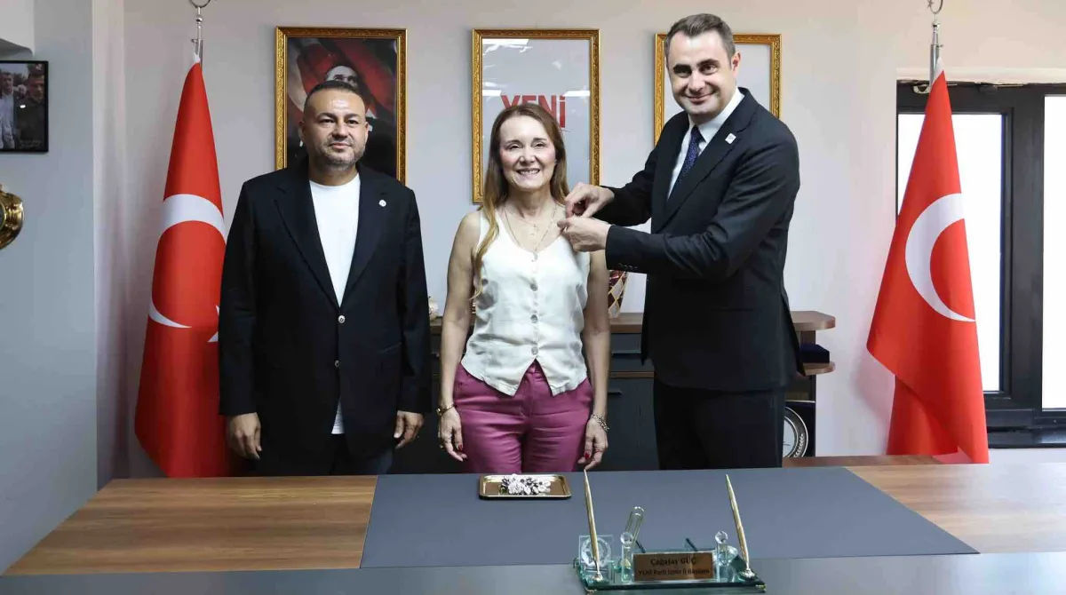 Nilüfer Çınarlı Mutlu ve Meclis Üyeleri YENİ Parti'ye katıldı