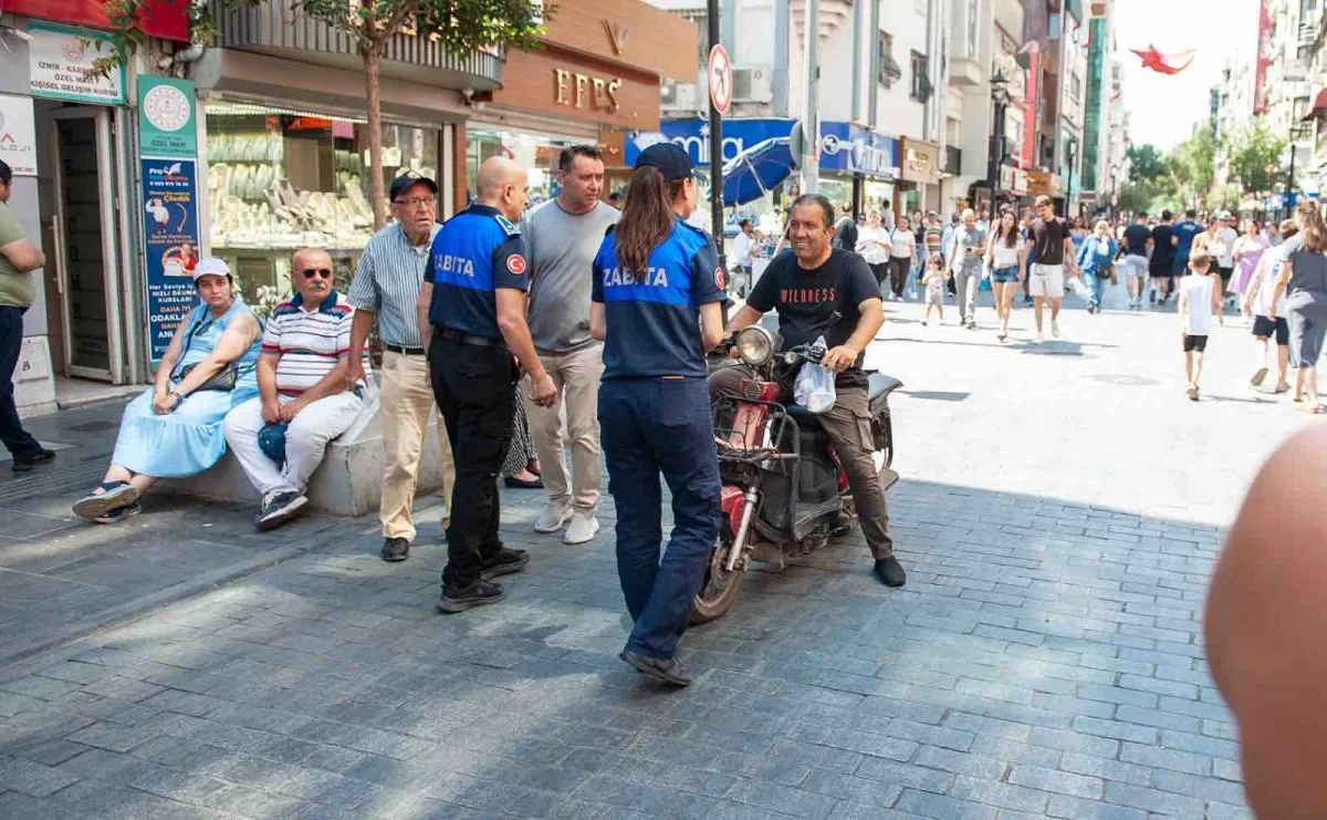 Karşıyaka Çarşısı’nda araç denetimleri sürüyor