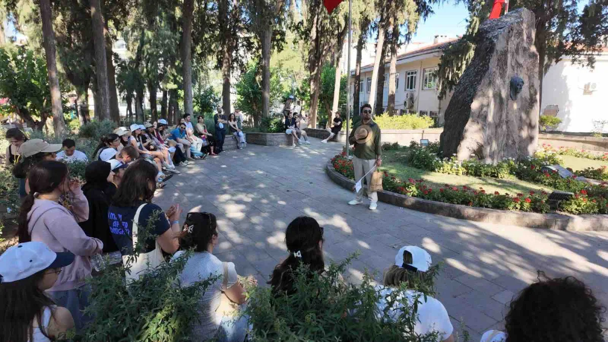 "Atatürk’ün Adımlarıyla Karşıyaka" turları 