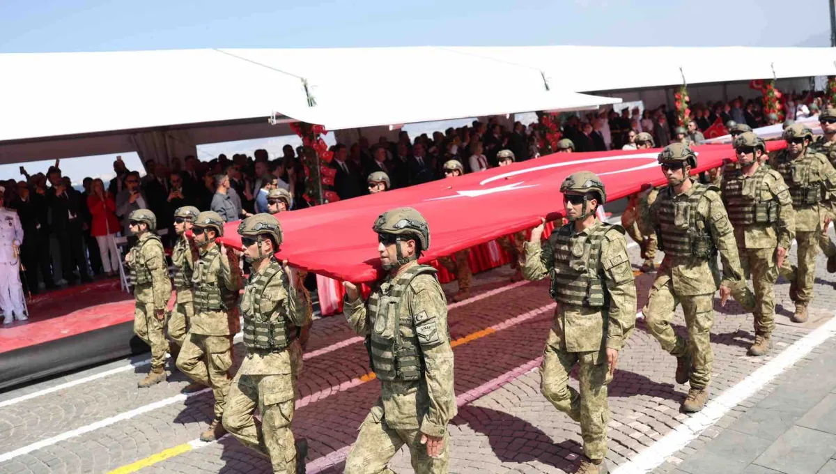 Vali Elban’dan İzmirlilere Zafer Bayramı daveti