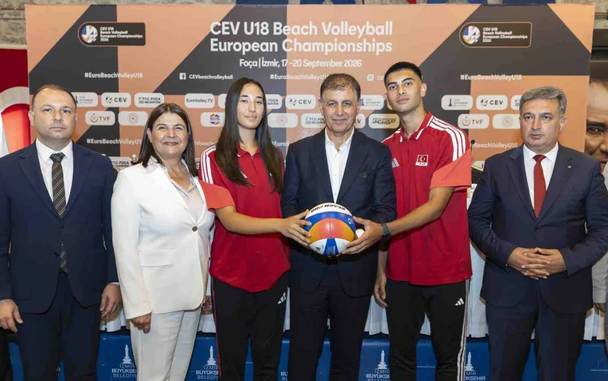 Genç voleybolcular Foça'da ter dökecek