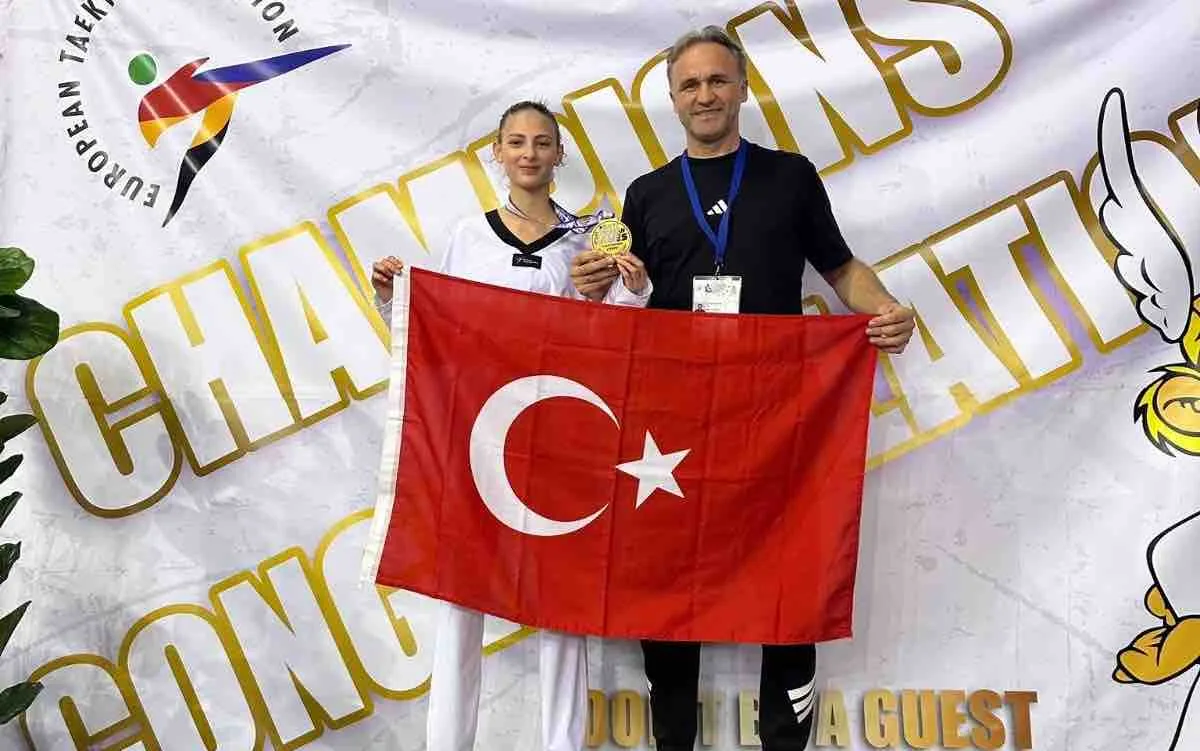 İzmirli tekvandoculardan Avrupa’da üç madalya