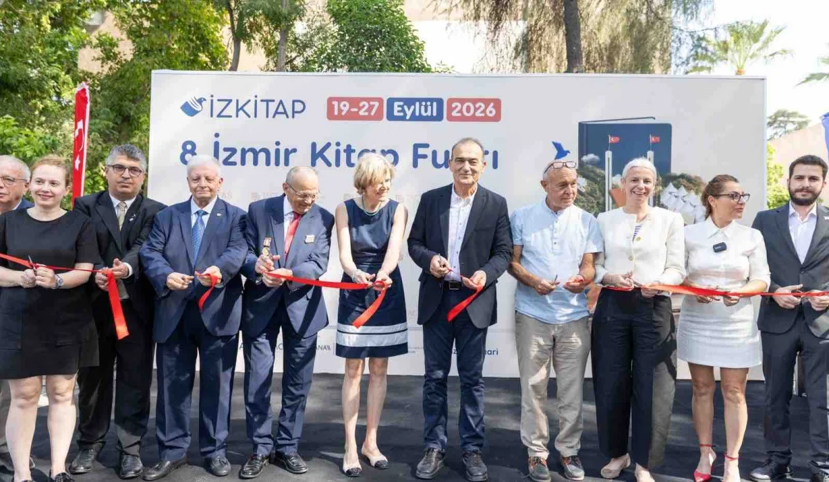 İZKİTAP - 8. İzmir Kitap Fuarı kapılarını açtı