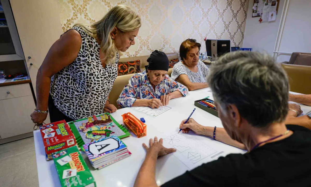 İzmir Büyükşehir Belediyesi Alzheimer ve Demans Merkezi umut oluyor