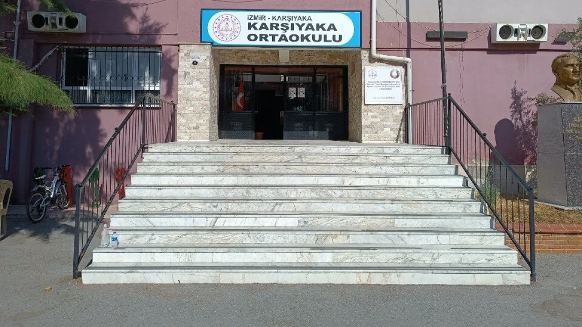 Karşıyaka Ortaokulu'nda zemin çalışmaları yeniden başladı