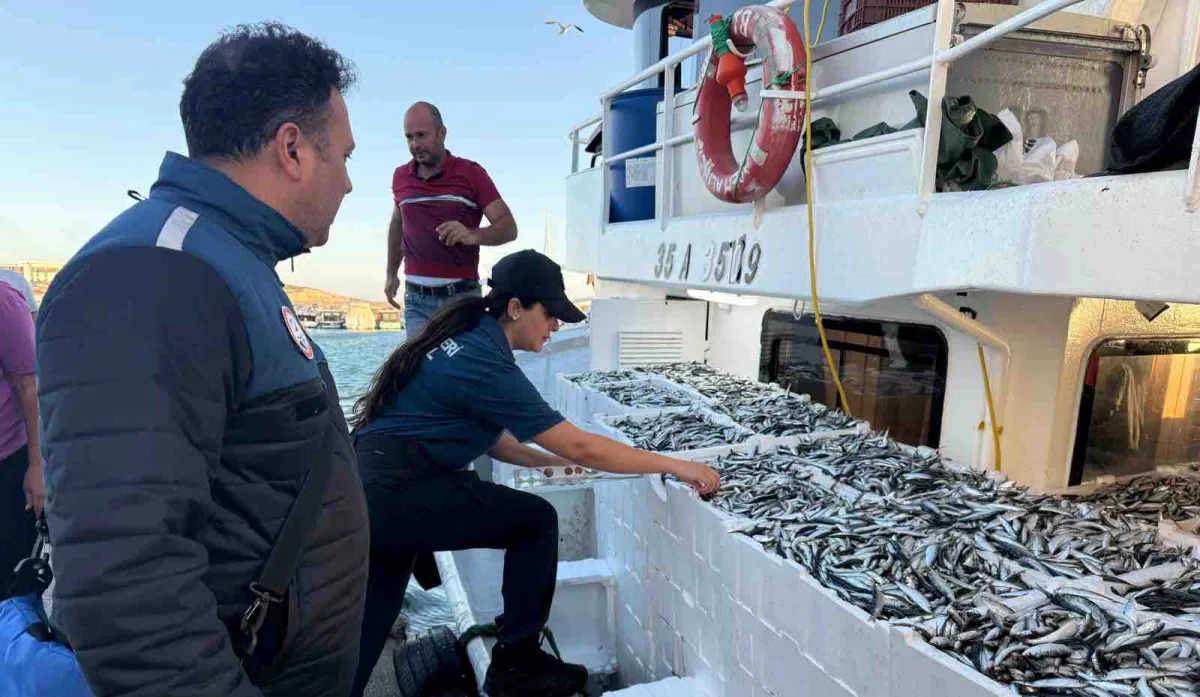 İzmir'de su ürünleri denetimi 7/24 devam ediyor