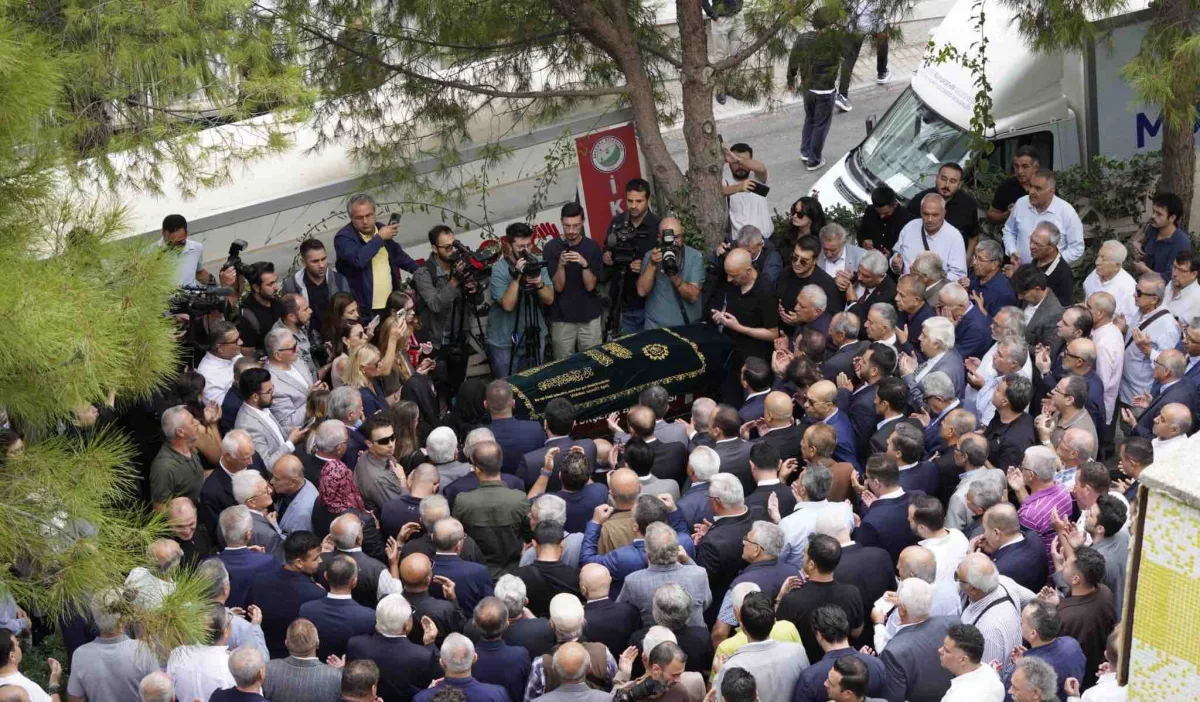 Burhan Özfatura son yolculuğuna uğurlandı