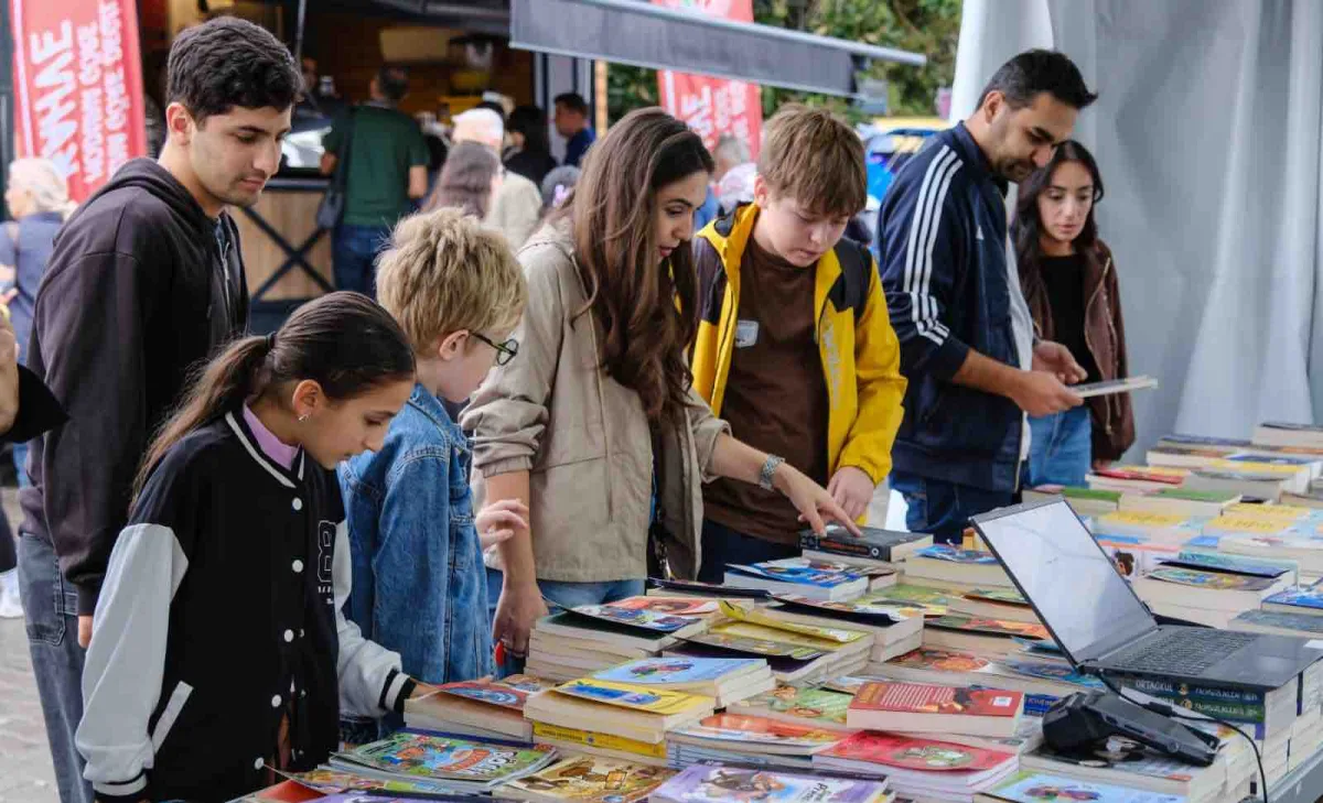 Yazarların ve okurların buluşma noktası İZKİTAP - 8. İzmir Kitap Fuarı sona erdi