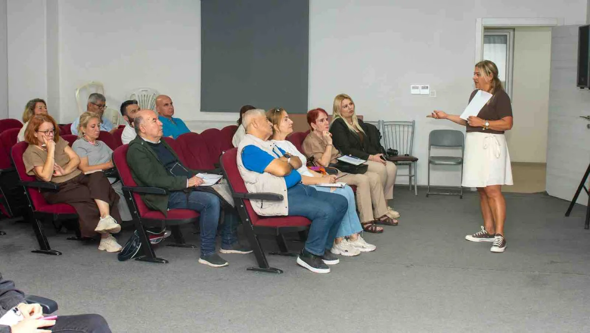 “Güçlü sivil toplum, güçlü kent”: Karşıyaka’da Sivil Akademi başladı