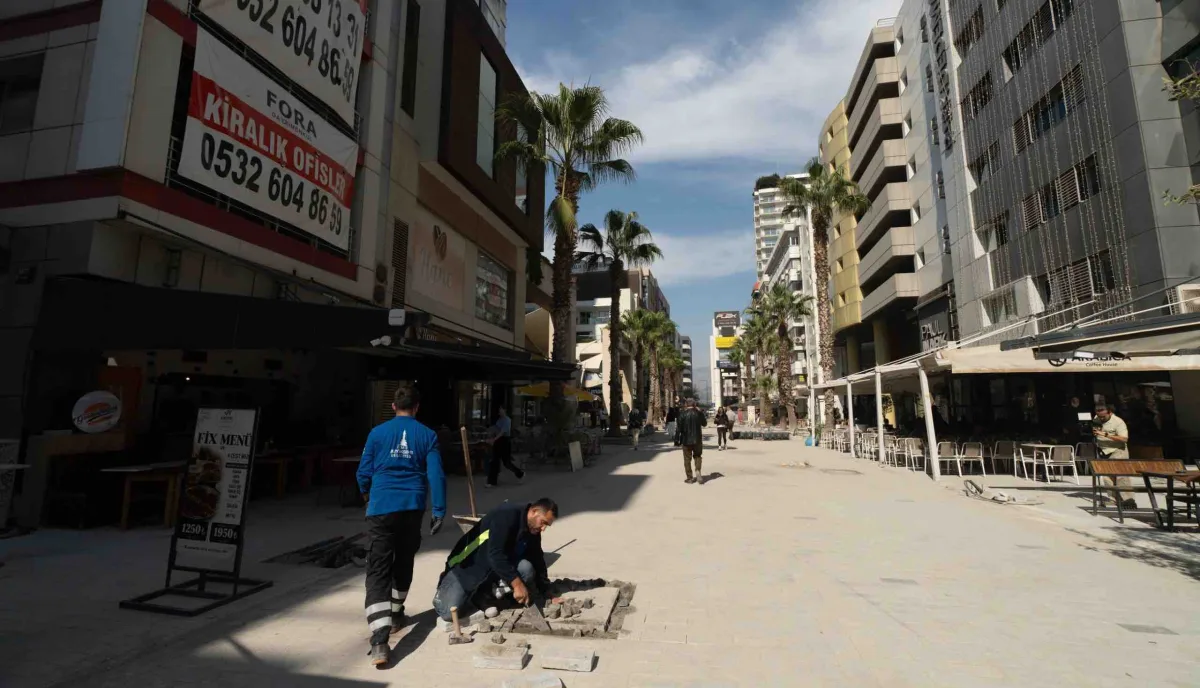 Kıbrıs Şehitleri Caddesi’nin zemini yenileniyor