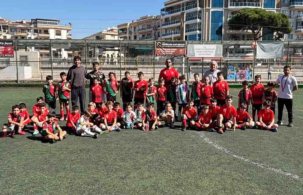 Bostanlıspor minik ve küçük futbolcuları Demirköprüspor’a misafir oldu