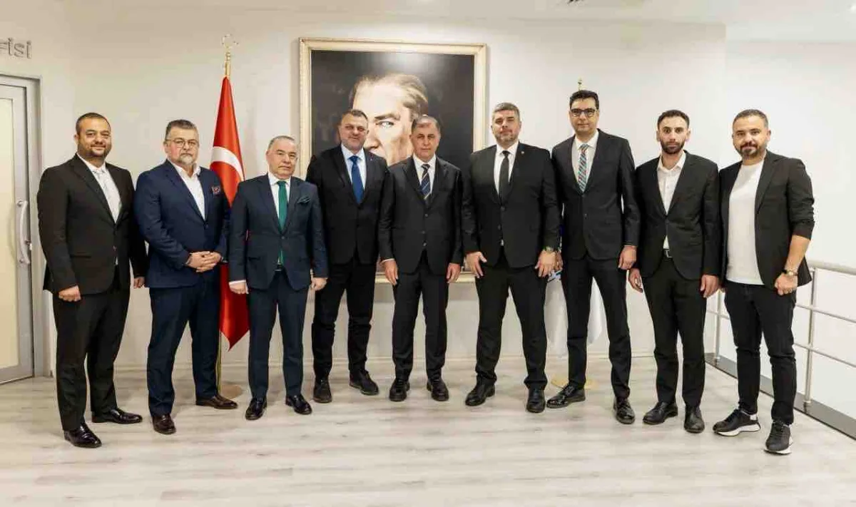 Karşıyaka'dan Başkan Tugay'a ziyaret
