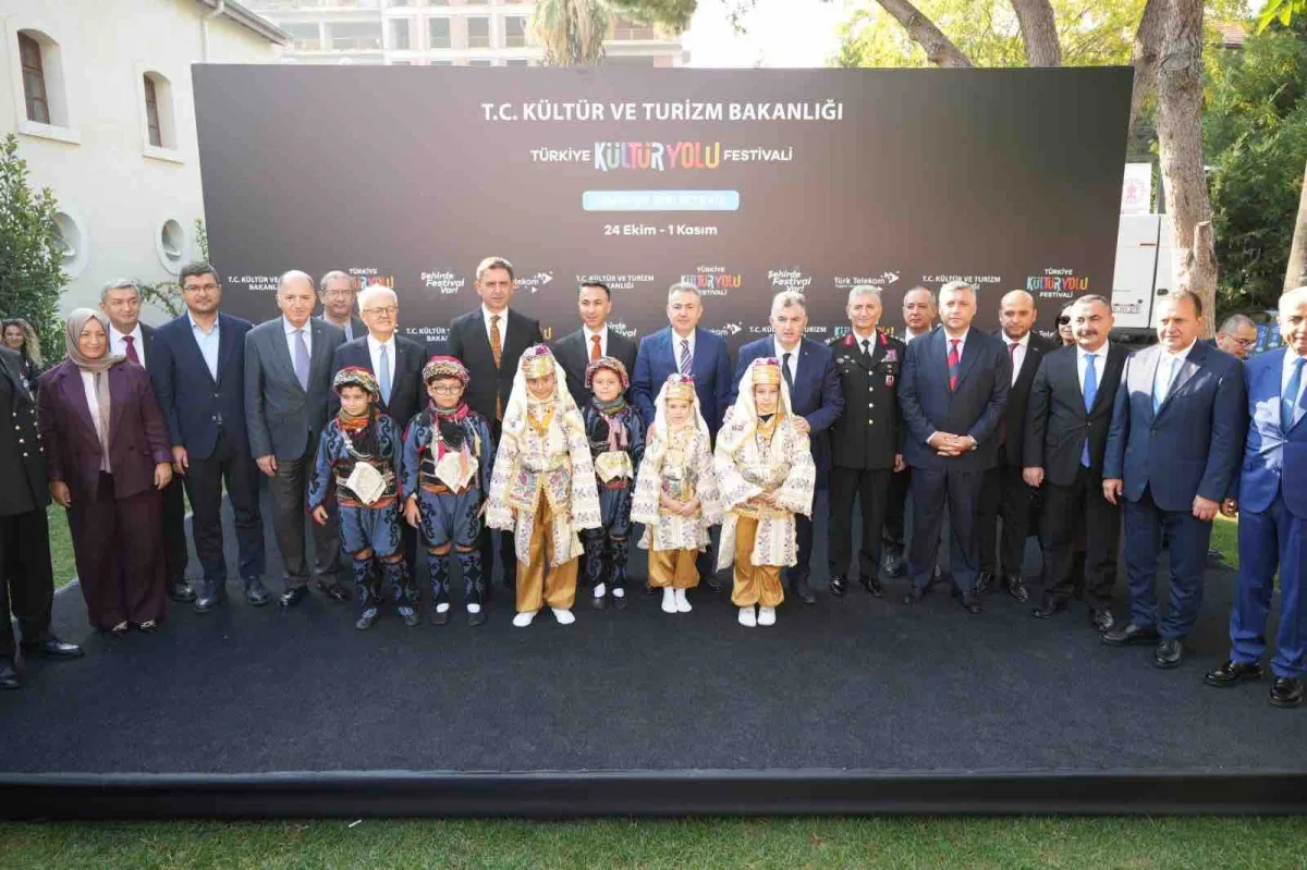 İzmir'de Kültür Yolu Festivali başladı