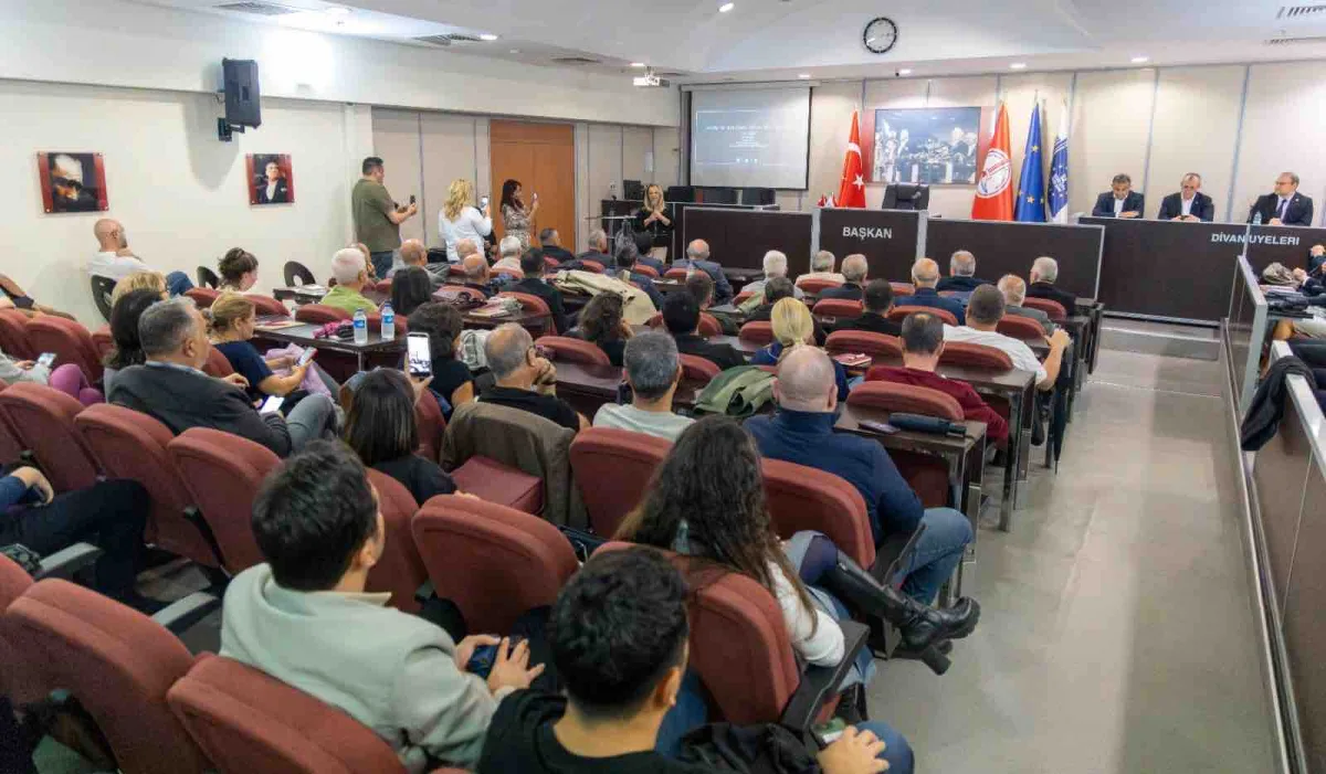 Karşıyaka'da kentsel dönüşüm için sektör temsilcileri bir araya geldi